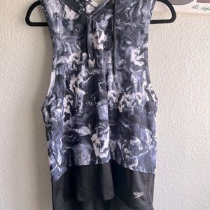 ✨Speedo Athletic Top with hood